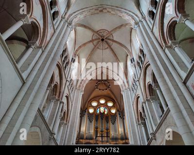 Limburg Cattedrale di St George, vista interna con organo, Limburg an der Lahn, Germania, Europa Foto Stock