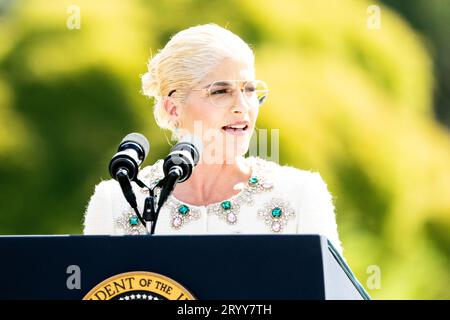 Washington, Stati Uniti. 2 ottobre 2023. Selma Blair parla ad un evento per celebrare l'American with Disabilities Act (ADA) sul South Lawn della Casa Bianca. Credito: SOPA Images Limited/Alamy Live News Foto Stock