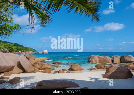 Anse Lazio Praslin Seychelles, una spiaggia tropicale durante le vacanze Foto Stock