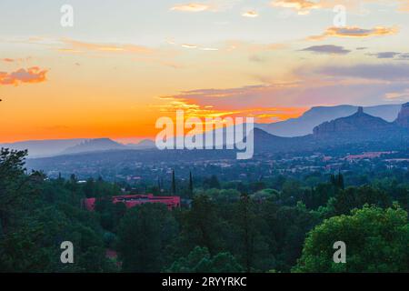 Vista del tramonto a Sedona City presso lo stato dell'Arizona Foto Stock