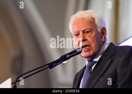 Madrid, Madrid, SPAGNA. 23 dicembre 2024. Conferenza all'Europa Forum tenutasi al Ritz Hotel di Madrid da Edmundo GonzÃ¡lez, presidente eletto del Venezuela, accompagnato da Felipe GonzÃ¡lez, ex presidente del governo spagnolo (Credit Image: © Richard Zubelzu/ZUMA Press Wire) SOLO USO EDITORIALE! Non per USO commerciale! Foto Stock