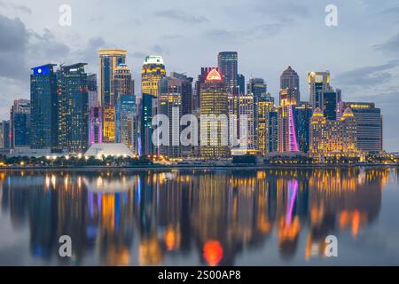 Splendida vista dello skyline di Doha dal Mina Port Doha in Qatar Foto Stock