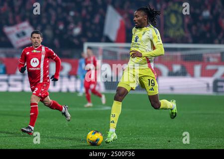 Khephren Thuram della Juventus FC visto in azione durante la partita di calcio di serie A 2024/25 tra AC Monza e Juventus FC allo U-Power Stadium Foto Stock