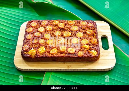 Tradizionale torta di banana brasiliana caramellata. Cibo brasiliano Foto Stock