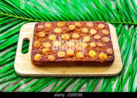 Tradizionale torta di banana brasiliana caramellata. Cibo brasiliano Foto Stock