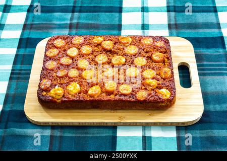 Tradizionale torta di banana brasiliana caramellata. Cibo brasiliano Foto Stock