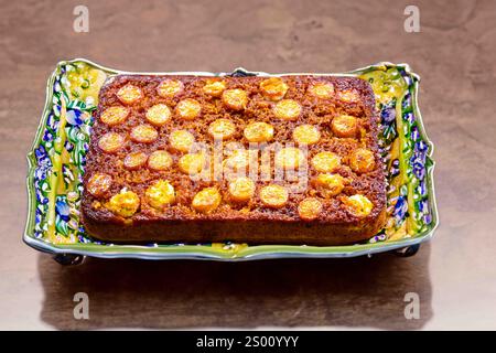 Tradizionale torta di banana brasiliana caramellata. Cibo brasiliano Foto Stock