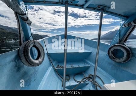 Barca (Lancha) Lago Atitlan, Guatemala Foto Stock