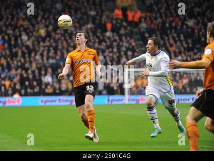 Kevin Foley dei Wolverhampton Wanderers e Ross McCormack del Leeds United. Football -nPower Football League Championship - Wolverhampton Wanderers contro Leeds Foto Stock