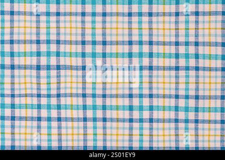 Tessuto a scacchi blu, bianco e giallo come sfondo Foto Stock