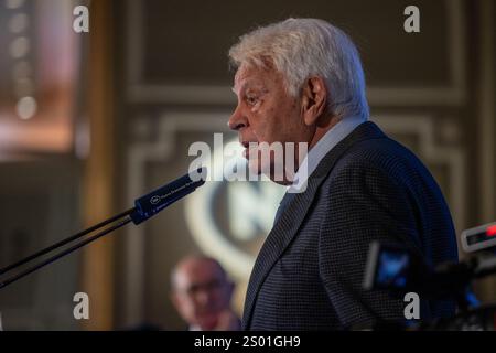 Madrid, Spagna. 23 dicembre 2024. Felipe González, ex presidente del governo spagnolo durante una colazione informativa organizzata dal Nueva Economía Forum questa mattina in un hotel nel centro di Madrid. Crediti: D. Canales Carvajal/Alamy Live News Foto Stock