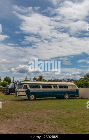 Triabunna, Tasmania, Australia - 23 dicembre 2024: Pullman passeggeri Ansir Flxible Clipper classico d'epoca Foto Stock
