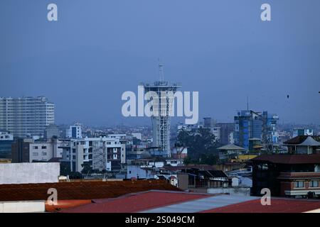 Kathmandu, l'immensa capitale del Nepal. Foto Stock