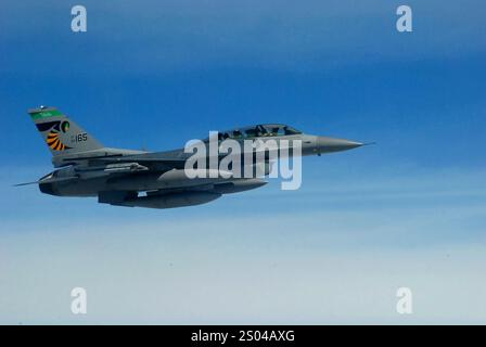 Clifford Rosenberger, il relatore della camera dei rappresentanti dell'Ohio, prende il volo su un aereo da caccia F-16 come parte di un viaggio incentivo vicino a Mic Foto Stock