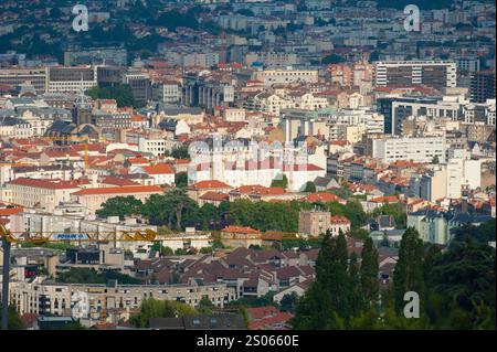 Francia, Puy-de-Dome (63), città di Clermont-Ferrand, Fontgiève, vista dal belvedere di pierre carrée Foto Stock