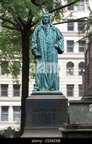 New York, statua di John Watts a New York, Trinity Church, Wall Street. Foto di alta qualità Foto Stock