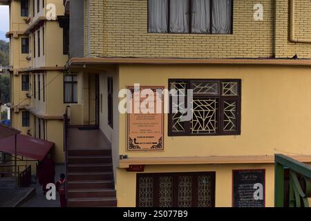 Il monastero di Kopan è un importante centro buddista tibetano che fornisce informazioni sulle ricche tradizioni e pratiche spirituali di questa antica fede. Foto Stock