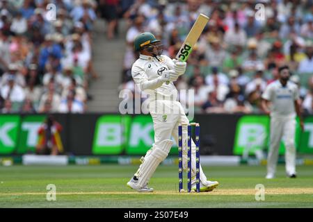 MELBOURNE, AUSTRALIA. 26 dicembre 2024. Marnus Labuschagne of Australia, Day 1 Fourth test, Australia vs India test Cricket al Melbourne Cricket Ground, Melbourne, Australia il 26 dicembre 2024. Crediti: Karl Phillipson/Alamy Live News Foto Stock