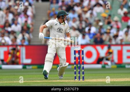 MELBOURNE, AUSTRALIA. 26 dicembre 2024. Marnus Labuschagne of Australia, Day 1 Fourth test, Australia vs India test Cricket al Melbourne Cricket Ground, Melbourne, Australia il 26 dicembre 2024. Crediti: Karl Phillipson/Alamy Live News Foto Stock