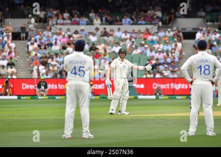 MELBOURNE, AUSTRALIA. 26 dicembre 2024. Pat Cummins of Australia, Day 1 Fourth test, Australia vs India test Cricket al Melbourne Cricket Ground, Melbourne, Australia il 26 dicembre 2024. Crediti: Karl Phillipson/Alamy Live News Foto Stock