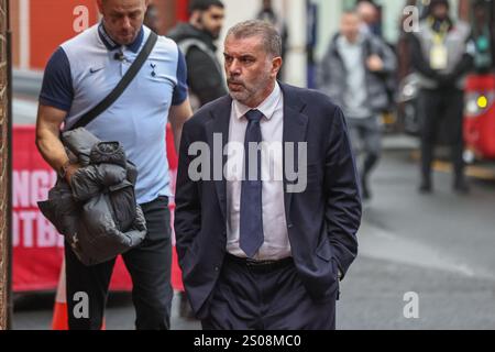 Nottingham, Regno Unito. 26 dicembre 2024. Ange Postecoglou allenatore del Tottenham Hotspur durante la partita di Premier League Nottingham Forest vs Tottenham Hotspur al City Ground, Nottingham, Regno Unito, 26 dicembre 2024 (foto di Alfie Cosgrove/News Images) a Nottingham, Regno Unito il 26/12/2024. (Foto di Alfie Cosgrove/News Images/Sipa USA) credito: SIPA USA/Alamy Live News Foto Stock