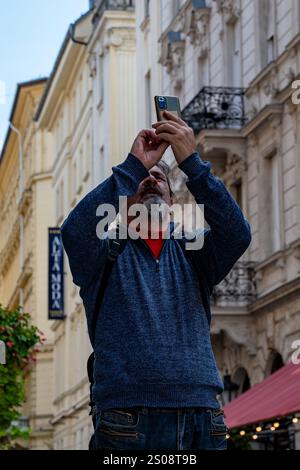 Budapest, Ungheria - 17 settembre 2024: Via dello shopping Vaci nel centro di Budapest. Foto di alta qualità Foto Stock