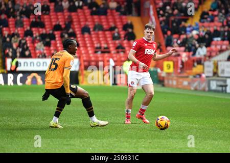 Londra, Inghilterra. 26 dicembre 2024. Josh Edwards durante la partita Sky Bet EFL League One tra il Charlton Athletic e il Cambridge United a The Valley, Londra. Kyle Andrews/Alamy Live News Foto Stock