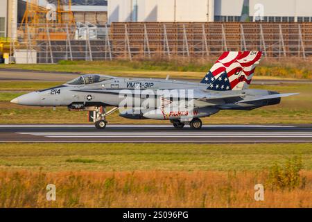 Giappone, presso la base aerea di Gifu il 17 novembre 2024: F-18C Hornet VMFA-312 presso la base aerea di Gifu in Giappone Foto Stock