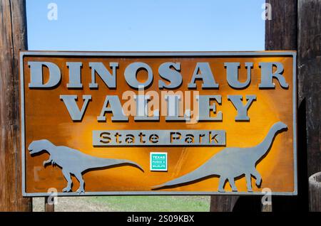 Il Dinosaur Valley State Park, vicino a Glen Rose, Texas, è stato creato nel 1972 per proteggere le tracce dei dinosauri lungo il fiume Paluxy. Foto Stock