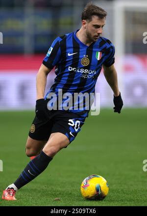 Milano, Italia, 23 dicembre 2024. Carlos Augusto del FC Internazionale durante la partita di serie A al Giuseppe Meazza, Milan. Il credito immagine dovrebbe essere: Jonathan Moscrop / Sportimage Foto Stock
