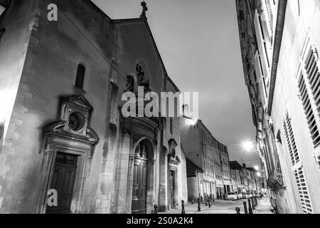 Metz, Francia - 23 gennaio 2022: La Chiesa di San massimo è una chiesa cattolica situata vicino al Tempio luterano nel quartiere di Met, nell'antica città Foto Stock