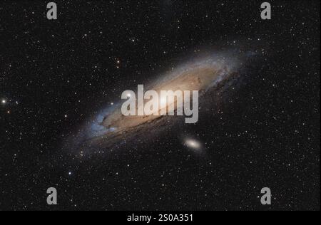 Andromeda Galaxy, M31. Immagine a lunga esposizione e ad alta risoluzione, acquisita con un telescopio per rifrattore astronomico. Foto di alta qualità Foto Stock