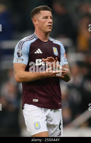 Ross Barkley dell'Aston Villa durante la partita di Premier League tra Newcastle United e Aston Villa al St. James's Park, Newcastle, giovedì 26 dicembre 2024. (Foto: Michael driver | mi News) crediti: MI News & Sport /Alamy Live News Foto Stock