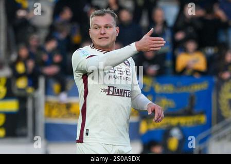 Frosinone, Italia. 26 dicembre 2024. Pawel Jaroszynski della US Salernitana gesti durante la partita di serie B tra Frosinone calcio e US Salernitana allo Stadio Benito stirpe Frosinone Italia il 26 dicembre 2024 Credit: Nicola Ianuale/Alamy Live News Foto Stock