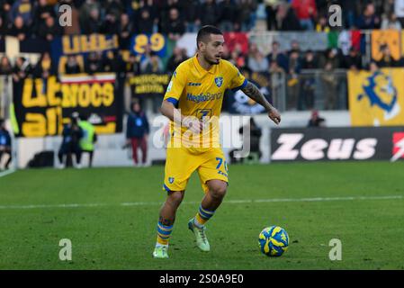 Frosinone, Italia. 26 dicembre 2024. Anthony Partipilo del Frosinone calcio in azione durante la partita di serie B tra Frosinone calcio e US Salernitana allo Stadio Benito stirpe Frosinone Italia il 26 dicembre 2024. Crediti: Nicola Ianuale/Alamy Live News Foto Stock