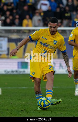 Frosinone, Italia. 26 dicembre 2024. Anthony Partipilo del Frosinone calcio in azione durante la partita di serie B tra Frosinone calcio e US Salernitana allo Stadio Benito stirpe Frosinone Italia il 26 dicembre 2024. Crediti: Nicola Ianuale/Alamy Live News Foto Stock