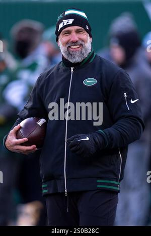Jeff Ulbrich, capo-allenatore ad interim dei New York Jets, guarda durante i warm-up prima della partita di football della NFL, domenica 22 dicembre 2024, a East Rutherford. (Christopher Szagola/Cal Sport Media) Foto Stock