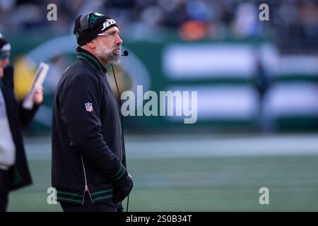 Jeff Ulbrich, capo-allenatore ad interim dei New York Jets, è presente durante la partita di football NFL contro i Los Angeles Rams, domenica 22 dicembre 2024, a East Rutherford. (Christopher Szagola/Cal Sport Media) Foto Stock