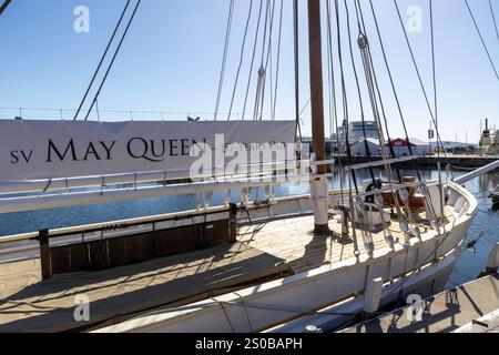 SV May Queen è la più antica nave commerciale a vela dell'Australia, costruita in Tasmania nel 1867, qui esposta nel porto di Constitution, nel centro di Hobart, Tasmania, Foto Stock