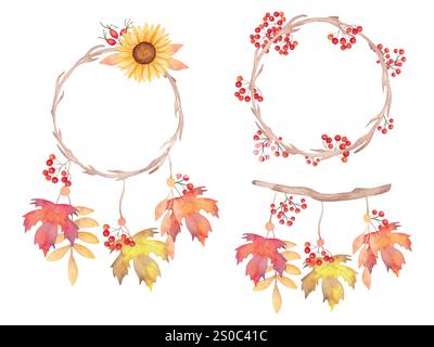 Oggetti in legno con bacche di rowan e foglie d'acero, fiori di girasole, rosetta. Illustrazione acquerello botanico. Disegno isolato disegnato a mano. Autunno Foto Stock