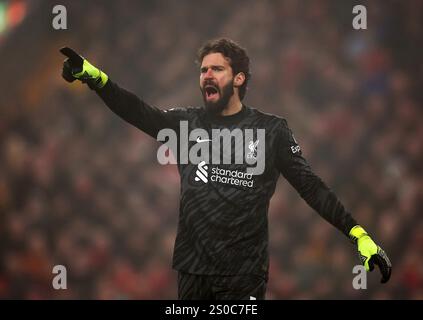 Liverpool, Regno Unito. 26 dicembre 2024. Il portiere del Liverpool Alisson durante la partita di Premier League ad Anfield, Liverpool. Il credito per immagini dovrebbe essere: David Klein/Sportimage Credit: Sportimage Ltd/Alamy Live News Foto Stock