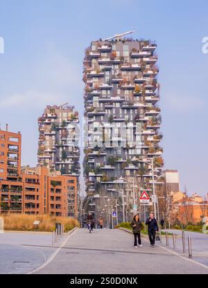 Piazza Gae Aulenti vicino a porta Garibaldi a Milano Foto Stock