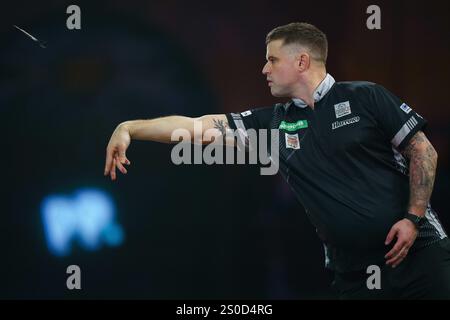 Londra, Regno Unito. 27 dicembre 2024. Luke Woodlouse durante il PDC Paddy Power World Darts Championship 2024/2025 ad Alexandra Palace, Londra, Inghilterra, Regno Unito il 27 dicembre 2024 Credit: Every Second Media/Alamy Live News Foto Stock