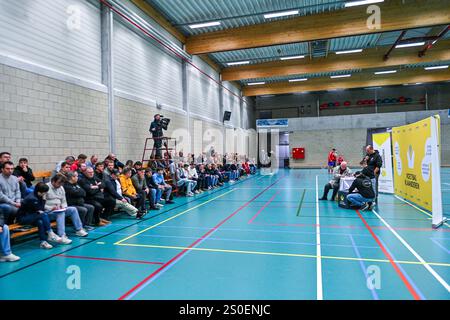 Lierde, Belgio. 27 dicembre 2024. Il sorteggio per il prossimo round della Coppa, nella foto davanti alla Supercup minivoetbal 2024 tra Doltcini Erwetegem e AZ77 Maldegem, venerdì 27 dicembre 2024 a Lierde, Belgio. Crediti: Sportpix/Alamy Live News Foto Stock