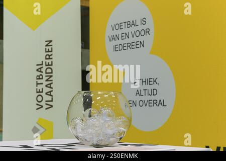 Lierde, Belgio. 27 dicembre 2024. Il sorteggio per il prossimo round della Coppa, nella foto davanti alla Supercup minivoetbal 2024 tra Doltcini Erwetegem e AZ77 Maldegem, venerdì 27 dicembre 2024 a Lierde, Belgio. Crediti: Sportpix/Alamy Live News Foto Stock