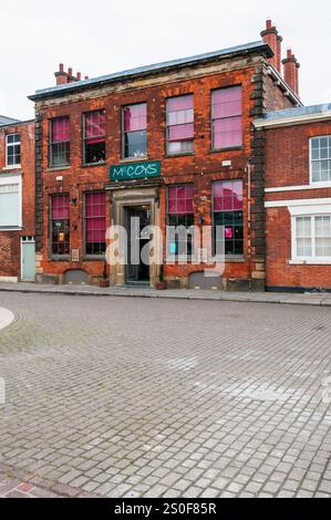 McCoys Coffee Roastery & Café Bar in Princes Dock Street, Kingston upon Hull. Foto Stock