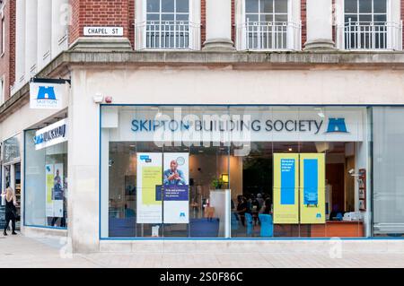 Una filiale della Skipton Building Society all'angolo tra Jameson Street e Chapel Street a Hull. Foto Stock