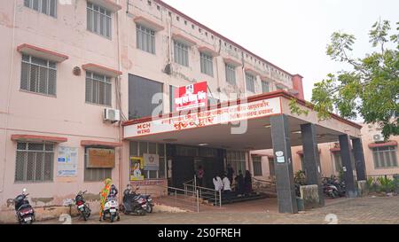 Beawar, Rajasthan, India, 27 dicembre 2024: Vista dell'ala madre e bambino, dove una madre rajasthani di 22 anni Kavita ha dato alla luce triplette in un parto normale, presso il Government Amrit Kaur Hospital di Beawar. La nascita di una tripletta naturale è un evento raro, con una probabilità di circa una su 10.000 gravidanze. Crediti: Sumit Saraswat/Alamy Live News Foto Stock