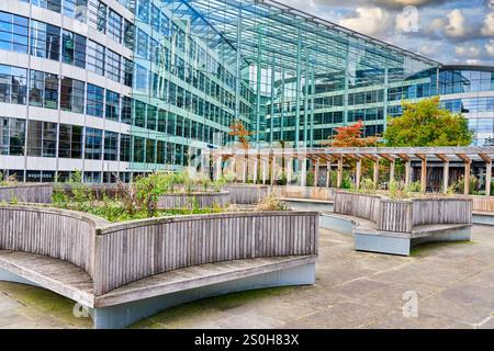 Tower Place, Lower Thames St, edifici del quartiere finanziario, Londra, Inghilterra, Regno Unito Foto Stock