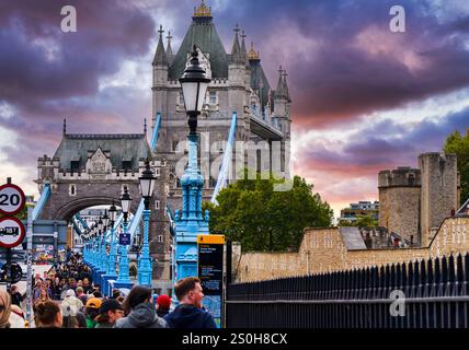 Il Tower Bridge di Londra, Inghilterra, Regno Unito Foto Stock